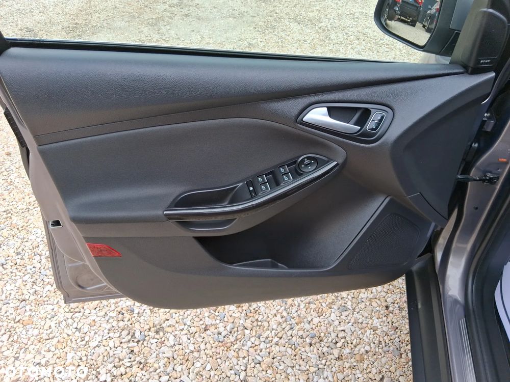 Ford Focus 2.0 TDCi DPF Titanium - 17