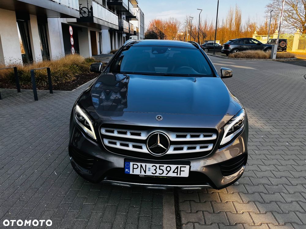 Mercedes-Benz GLA 180 7G-DCT AMG Line - 2