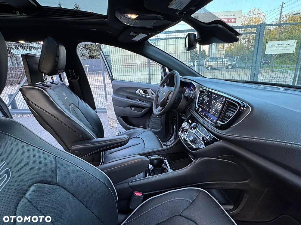 Chrysler Pacifica - 10