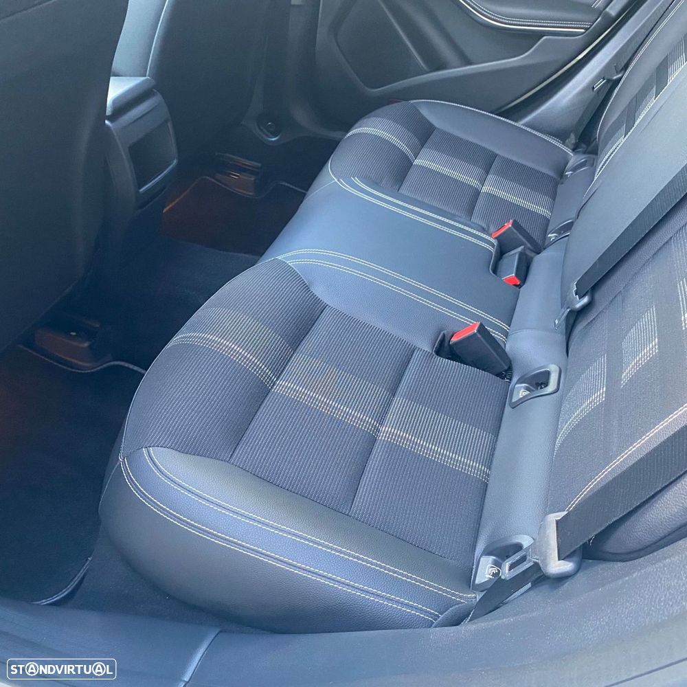 Mercedes-Benz CLA 180 d Shooting Brake Urban Aut. - 53