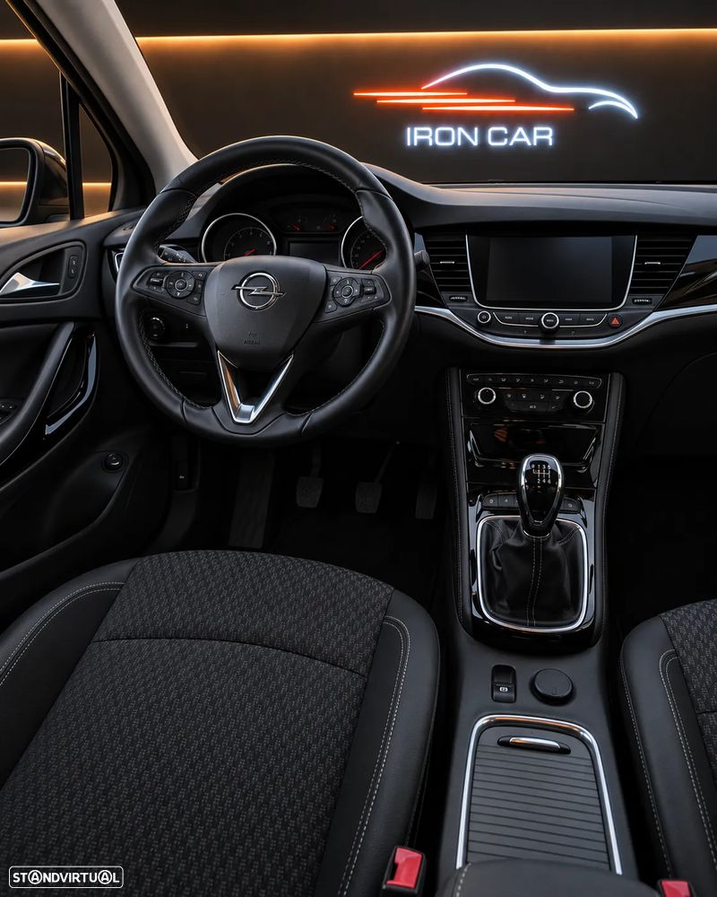 Opel Astra Sports Tourer - 12