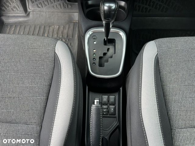Toyota Yaris Hybrid 100 Life - 26