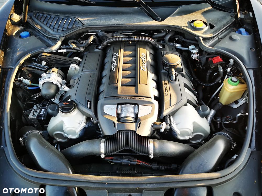 Porsche Panamera Turbo PDK - 29