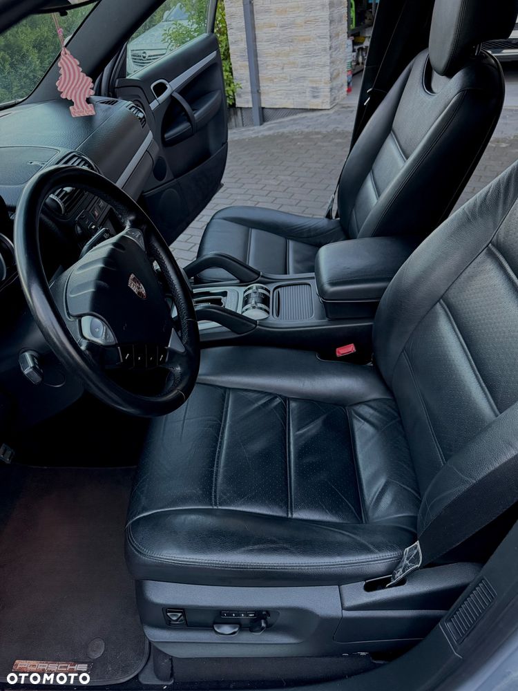 Porsche Cayenne - 15