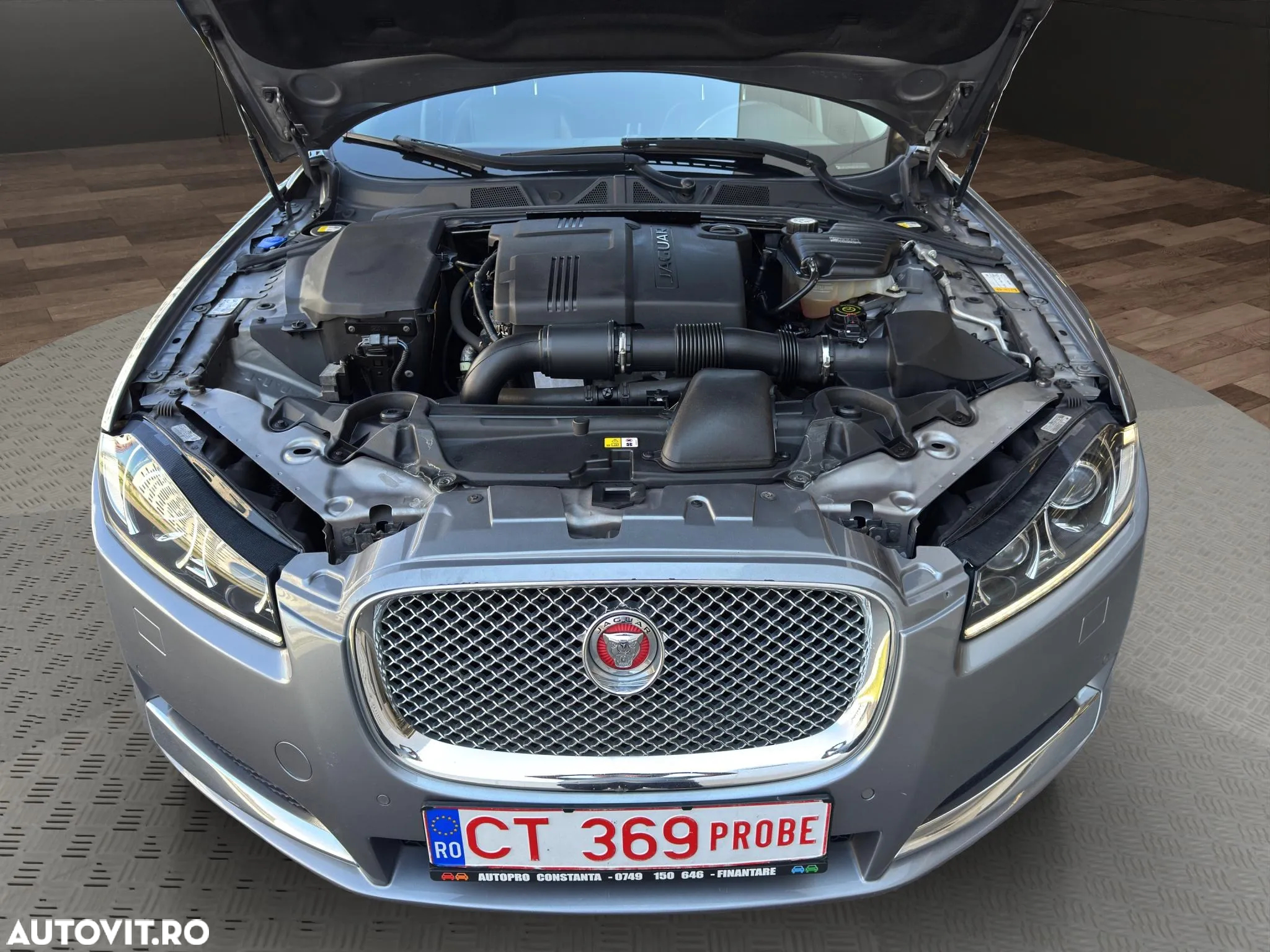 Jaguar XF - 14