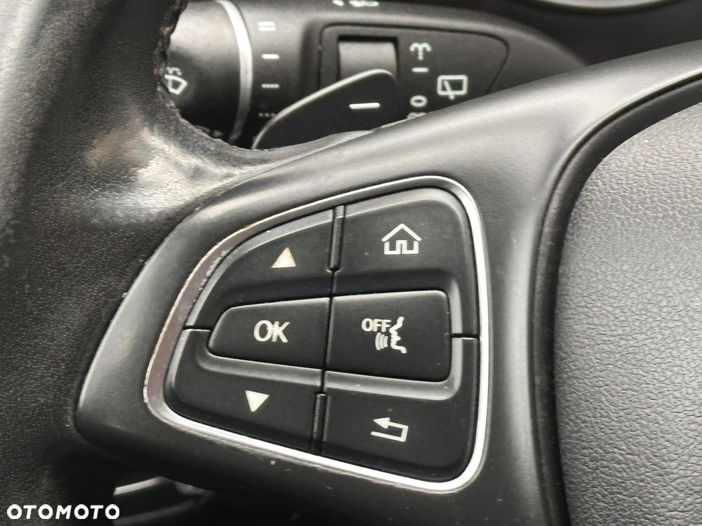 Mercedes-Benz Klasa C 180 (BlueTEC) d 7G-TRONIC Avantgarde - 38