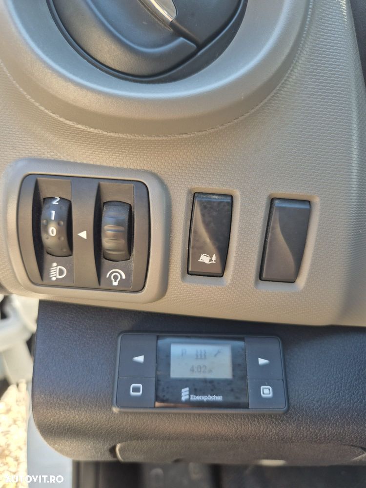Renault Trafic - 8
