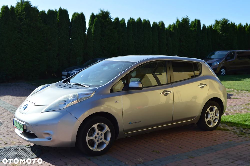 Nissan Leaf 24 kWh (mit Batterie) Visia + - 37