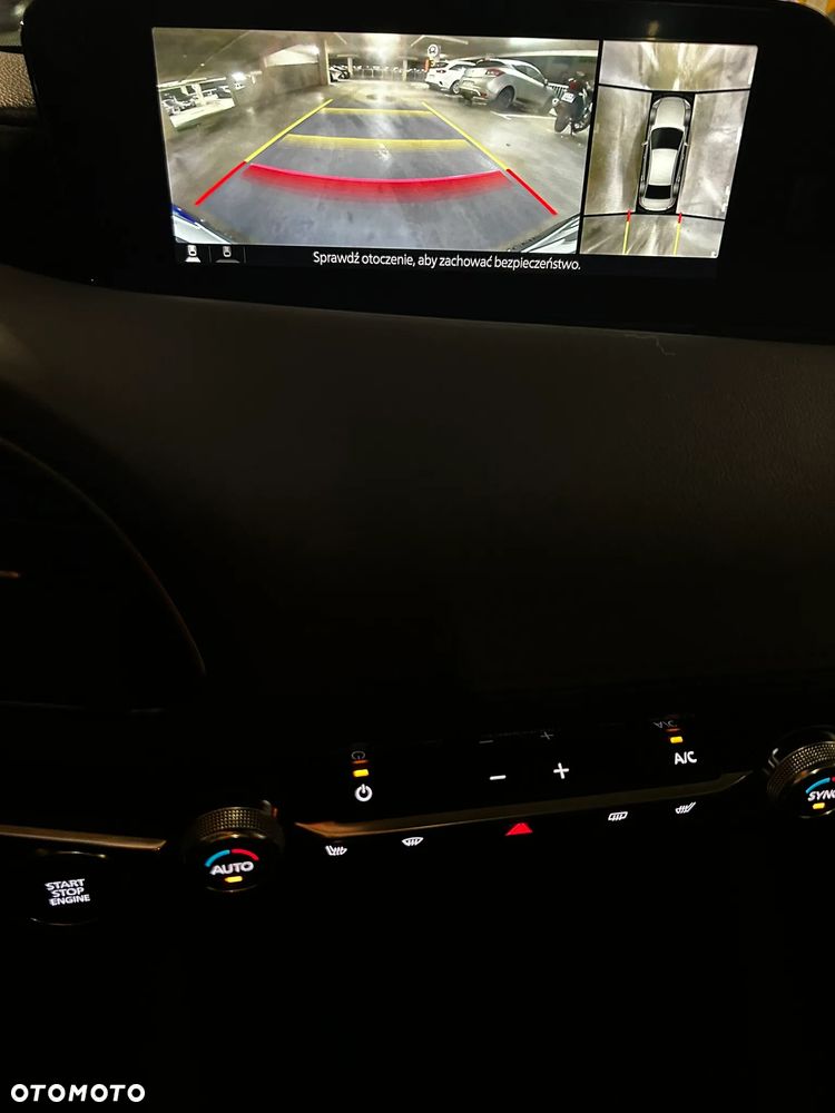 Mazda 3 2.0 mHEV Hikari - 14