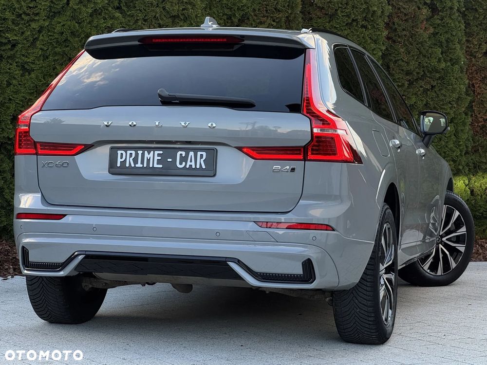 Volvo XC 60 B4 D AWD Plus Dark - 1
