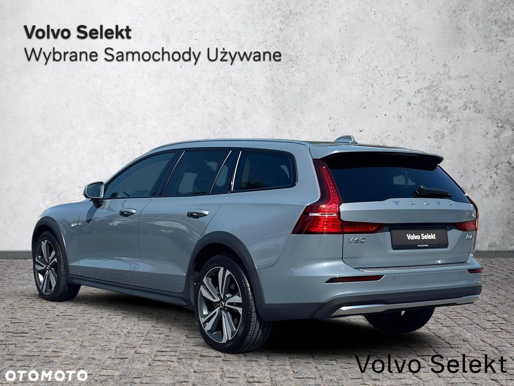Volvo V60 Cross Country - 5