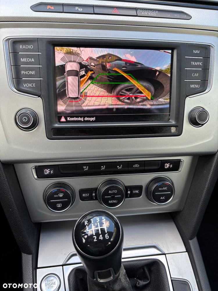 Volkswagen Passat Variant 2.0 TDI BMT Comfortline - 15