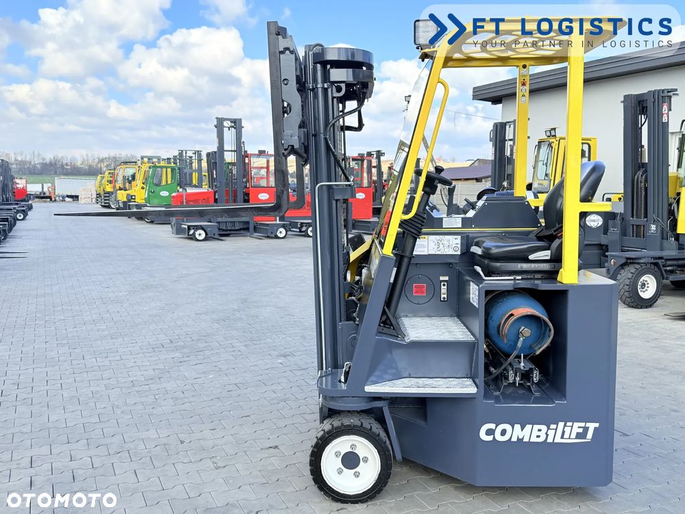 Combilift WÓZEK CZTEROKIERUNKOWY - WIELOKIERUNKOWY | COMBILIFT CB2500 | GAS | TRIPLEX 4900MM | WOLNY SKOK | POZYCJONER WIDEŁ | PRZESUW WIDEŁ | STAN IDEALNY | Szeroka oferta wózków czterokierunkowych i bocznych, dopasowanych do różnorodnych potrzeb i zastosowań - 19