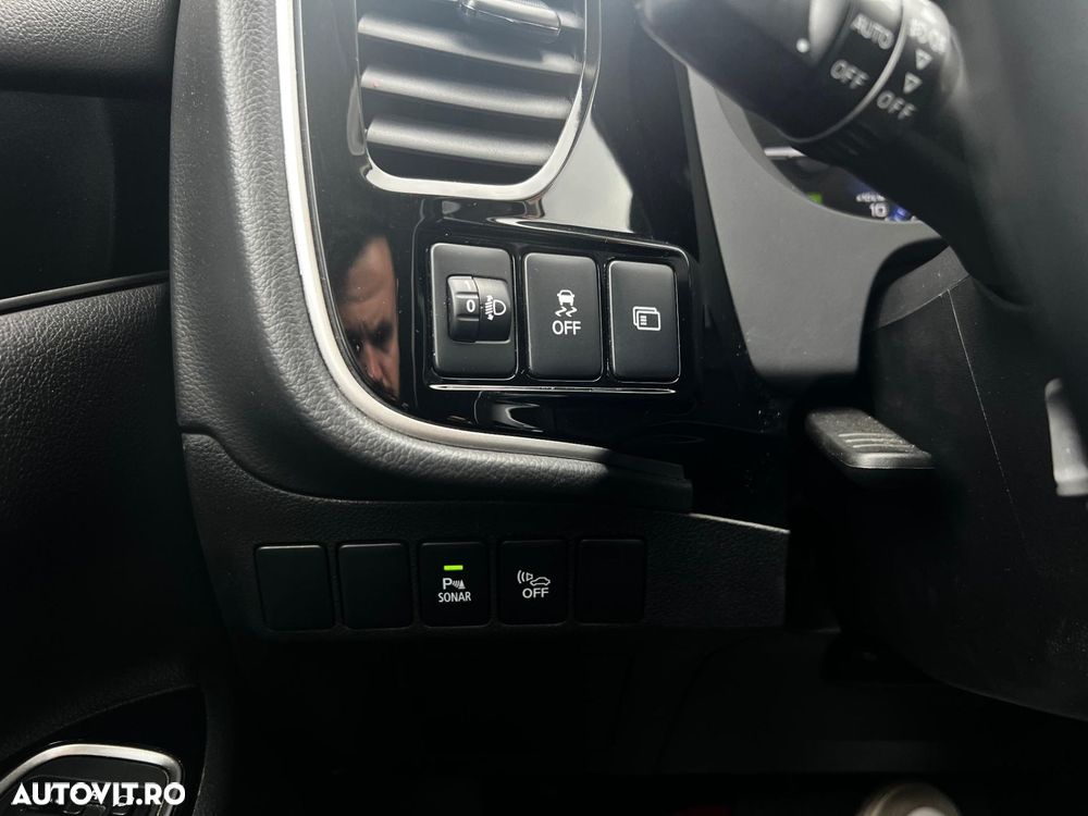 Mitsubishi Outlander - 18
