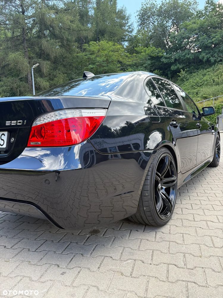 BMW Seria 5 550i - 15