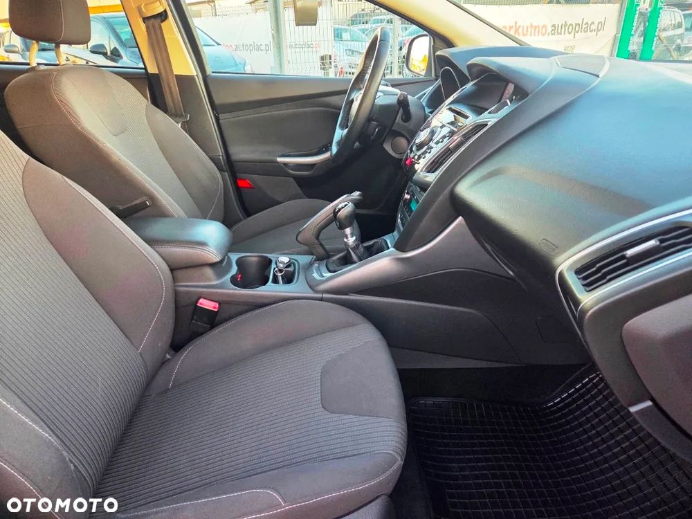 Ford Focus 1.6 EcoBoost Titanium - 28