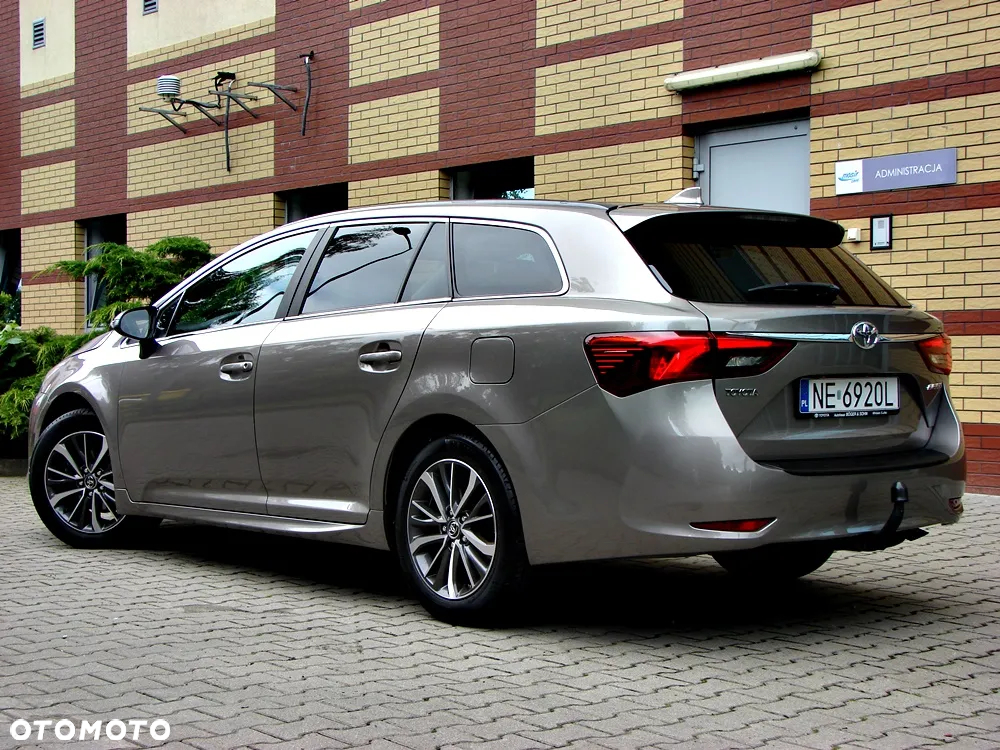 Toyota Avensis Touring Sports 1.8 Comfort - 5