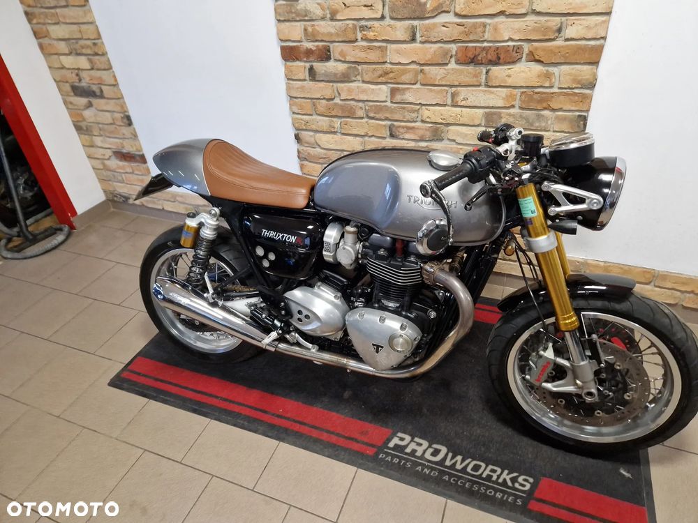 Triumph Thruxton - 1