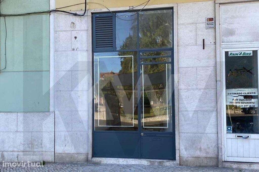 LOJA PARA ARRENDAMENTO NA PRAÇA PAIVA COUCEIRO - Grande imagem: 2/13