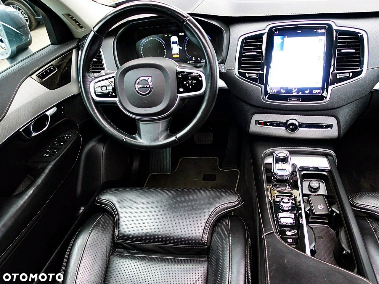 Volvo XC 90 - 18
