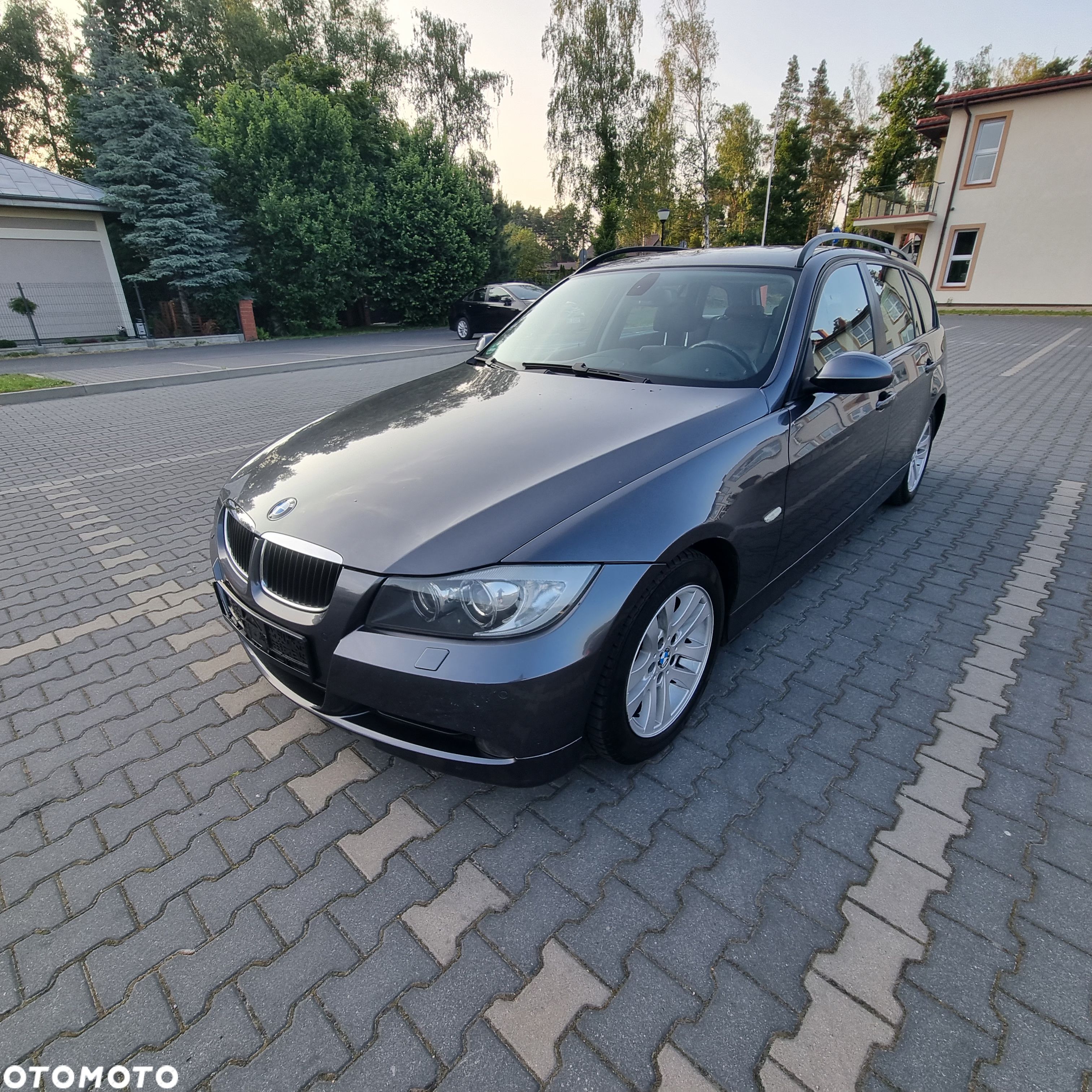 BMW Seria 3 320d DPF Touring - 1