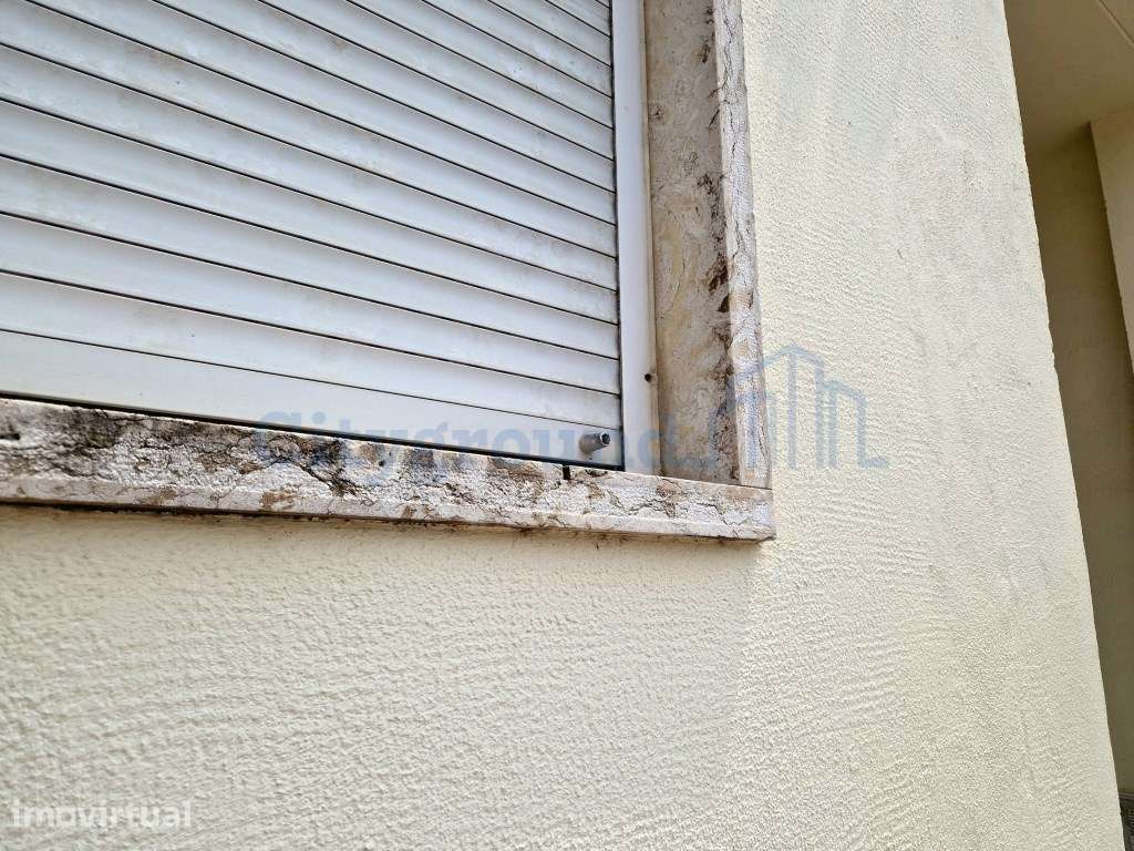Prédio em Rio de Mouro, com 8 frações de habitação para rentabilidade - Grande imagem: 2/11