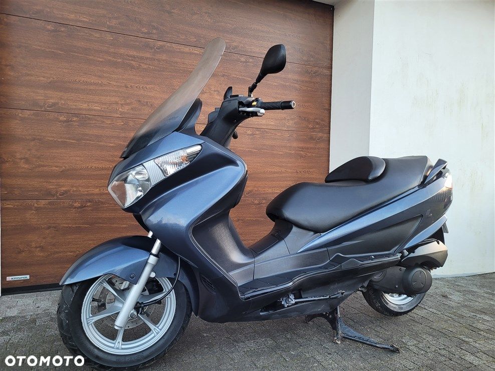 Suzuki Burgman - 1