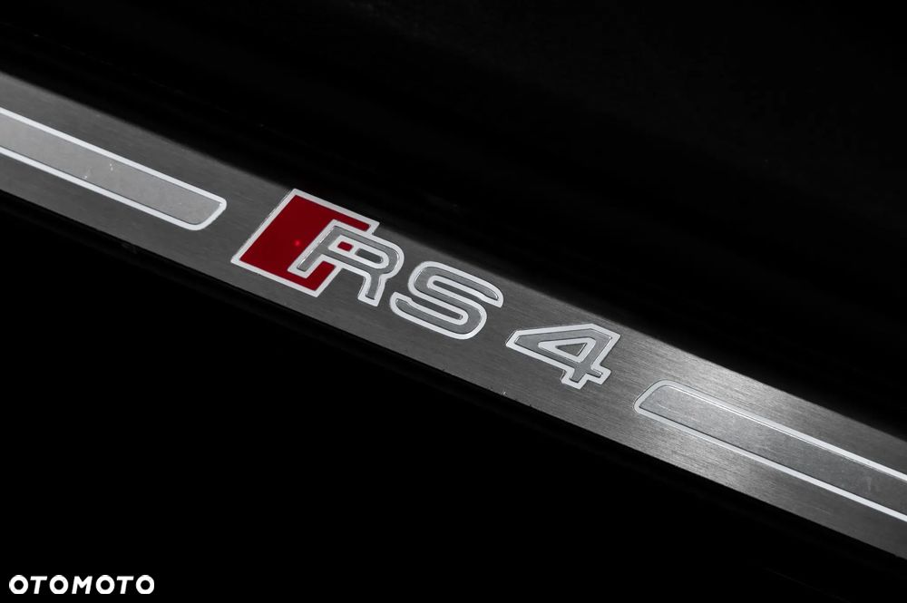 Audi RS4 Limousine - 17