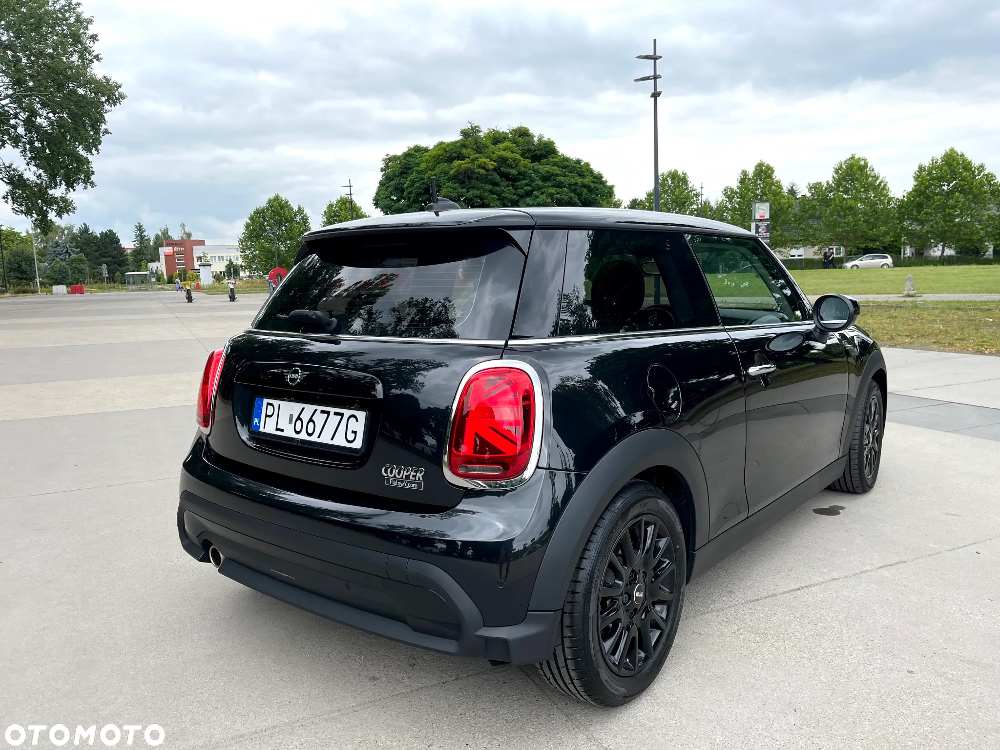 MINI Cooper Standard - 2