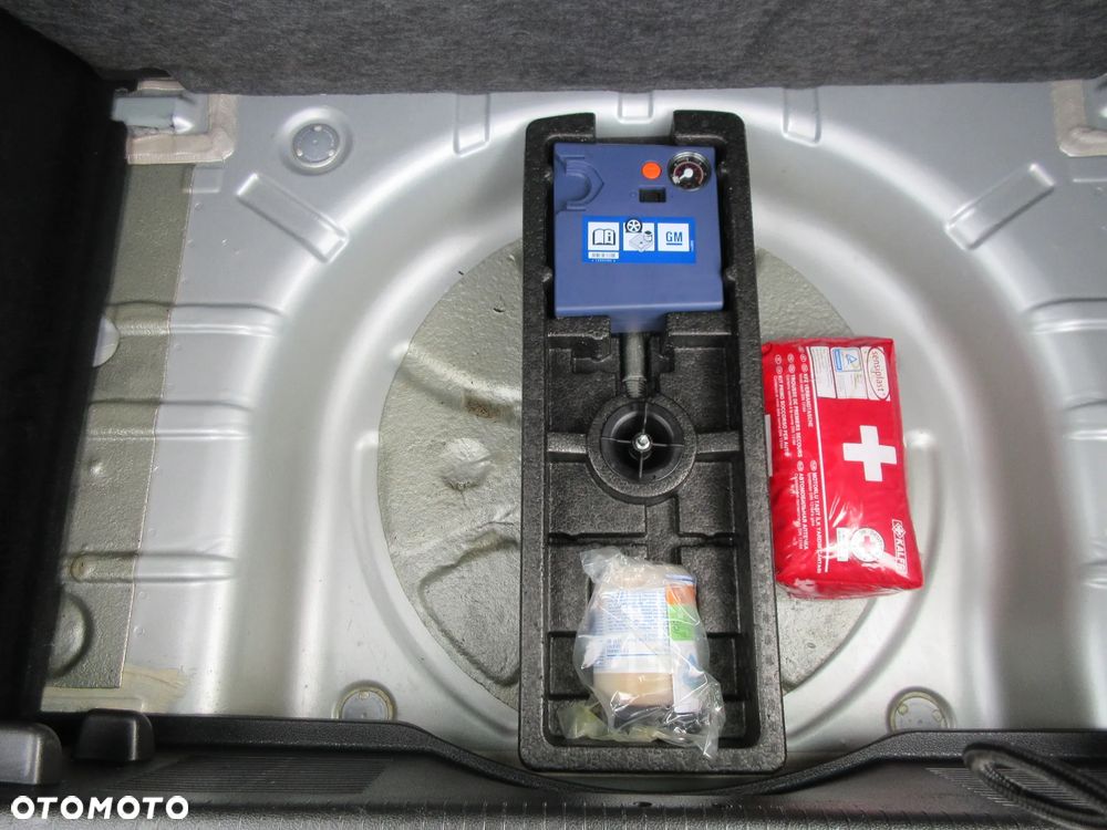 Opel Astra 1.6 Cosmo - 22