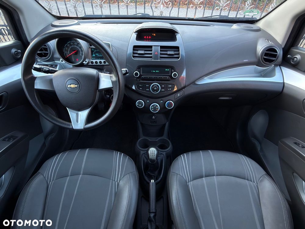 Chevrolet Spark 1.0 LS+ Design - 4