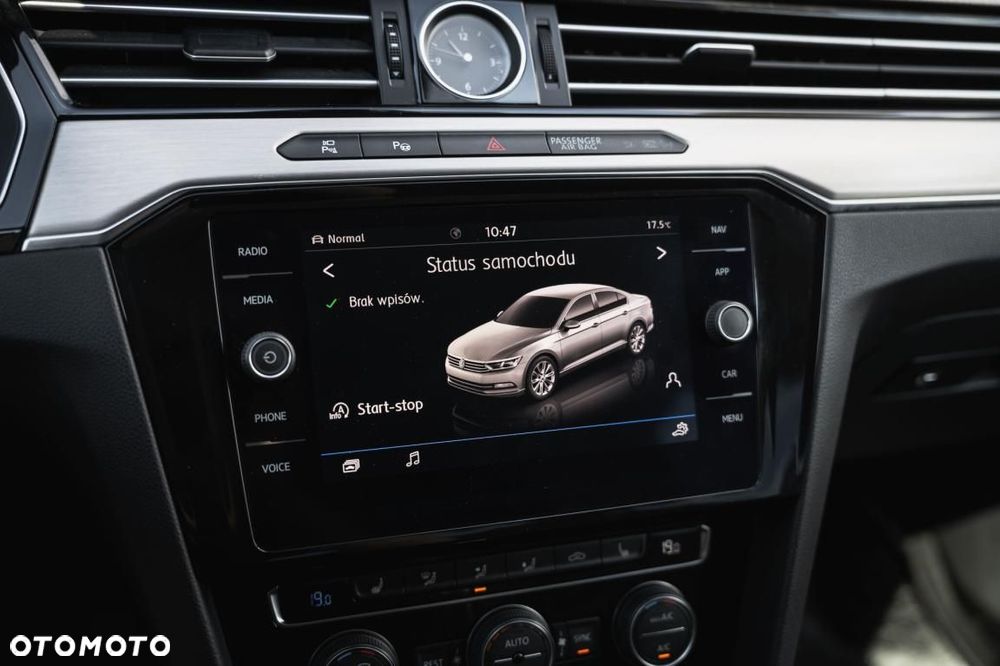 Volkswagen Passat - 19