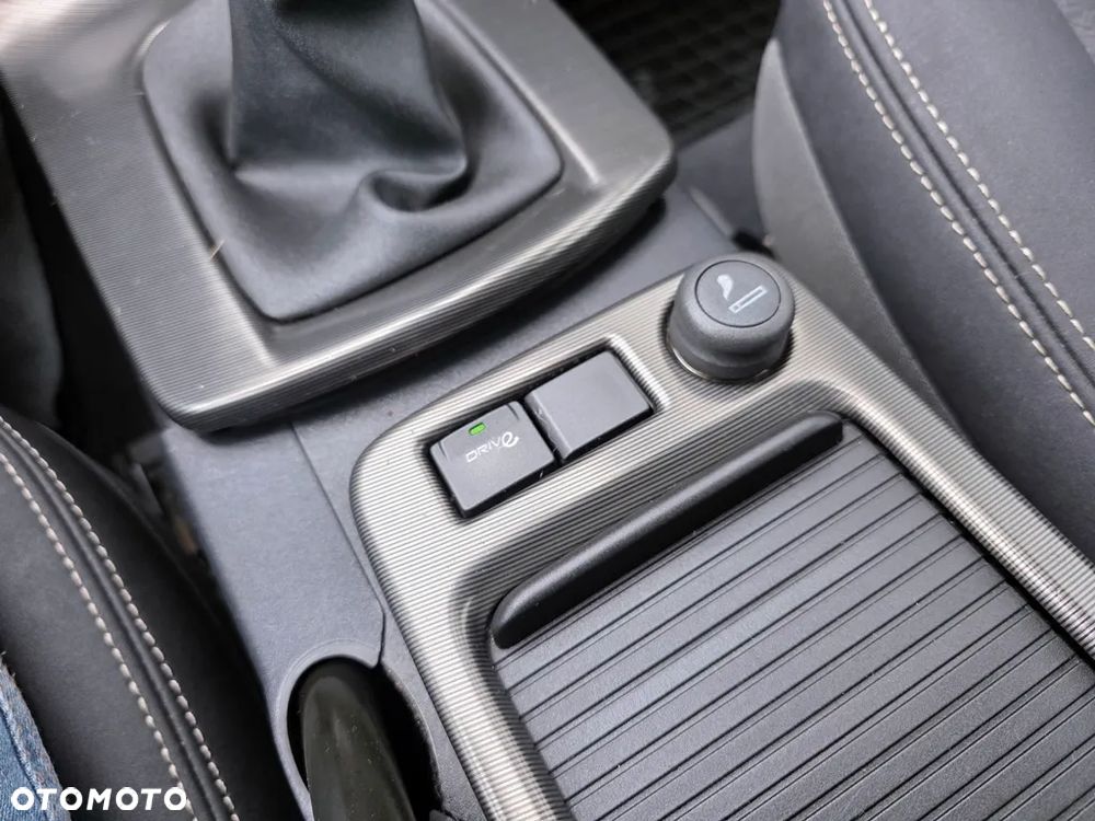 Volvo C30 D2 DRIVe R-Design Start-Stop - 11