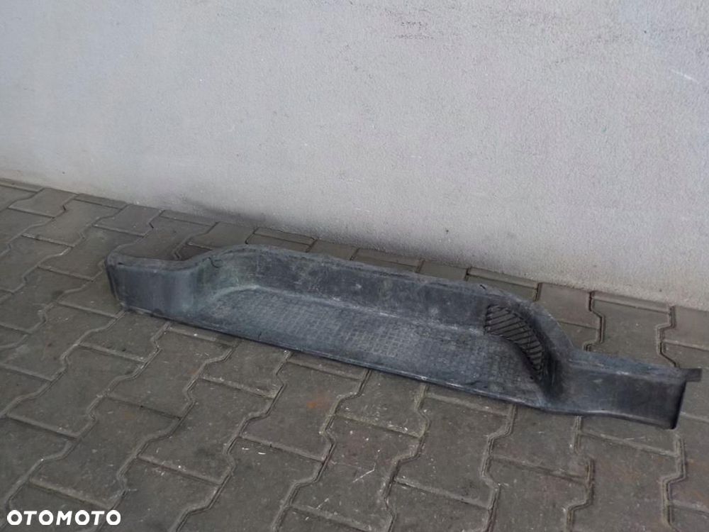 VW T4 96-03r PRÓG STOPIEŃ DRZWI ODSUWANYCH PRAWYCH - 2