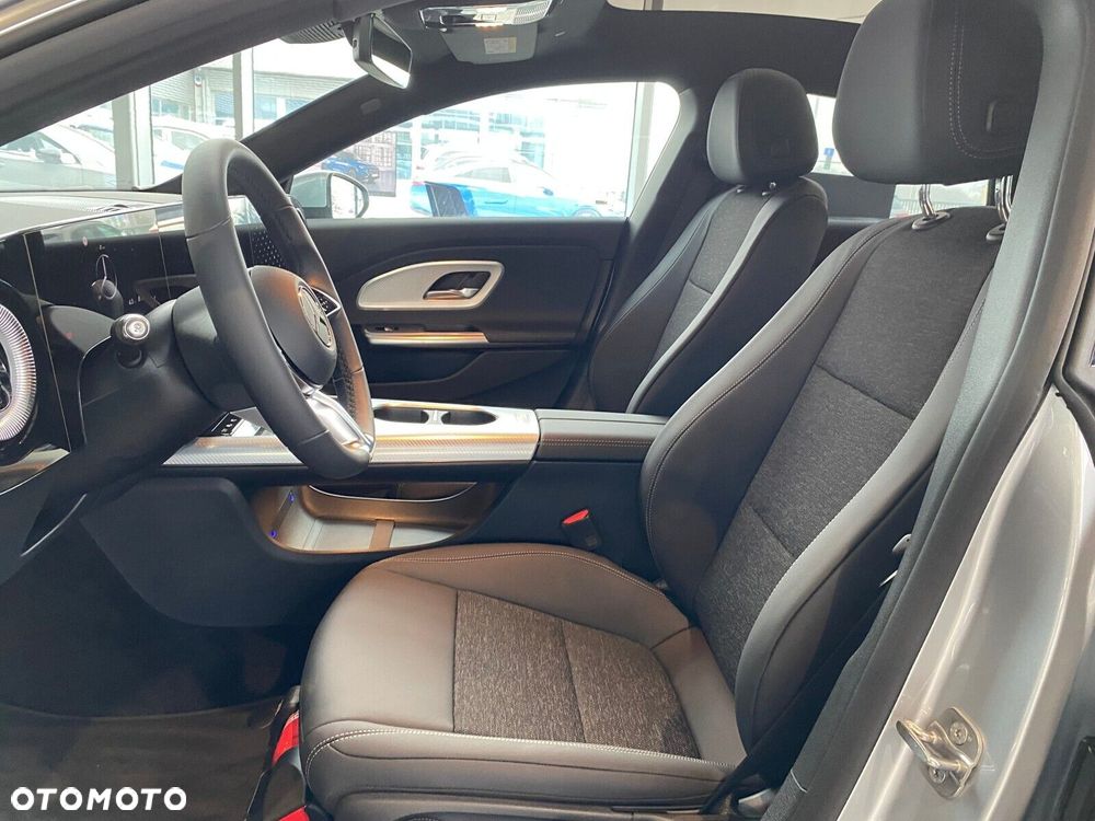 Mercedes-Benz CLA - 10