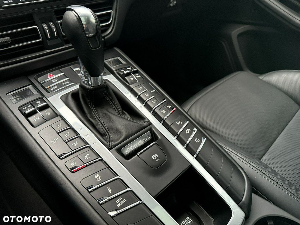 Porsche Macan - 28