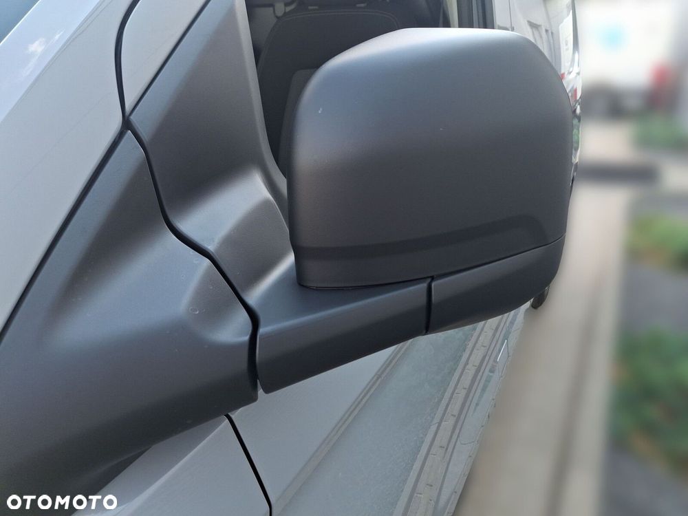 Volkswagen Transporter Furgon 2.0 TDI 150 KM manual - 12