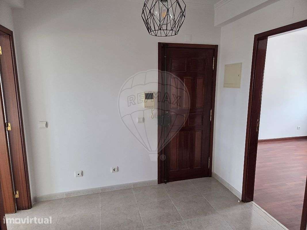 Apartamento T2 para arrendamento - Grande imagem: 2/18