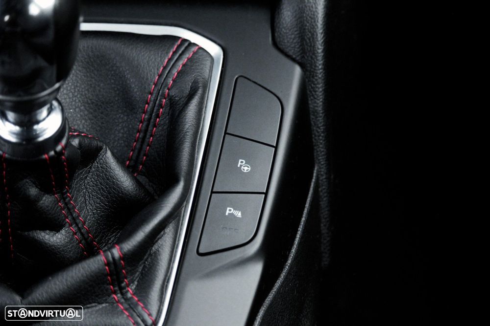 Ford Focus 1.0 EcoBoost ST-Line - 26