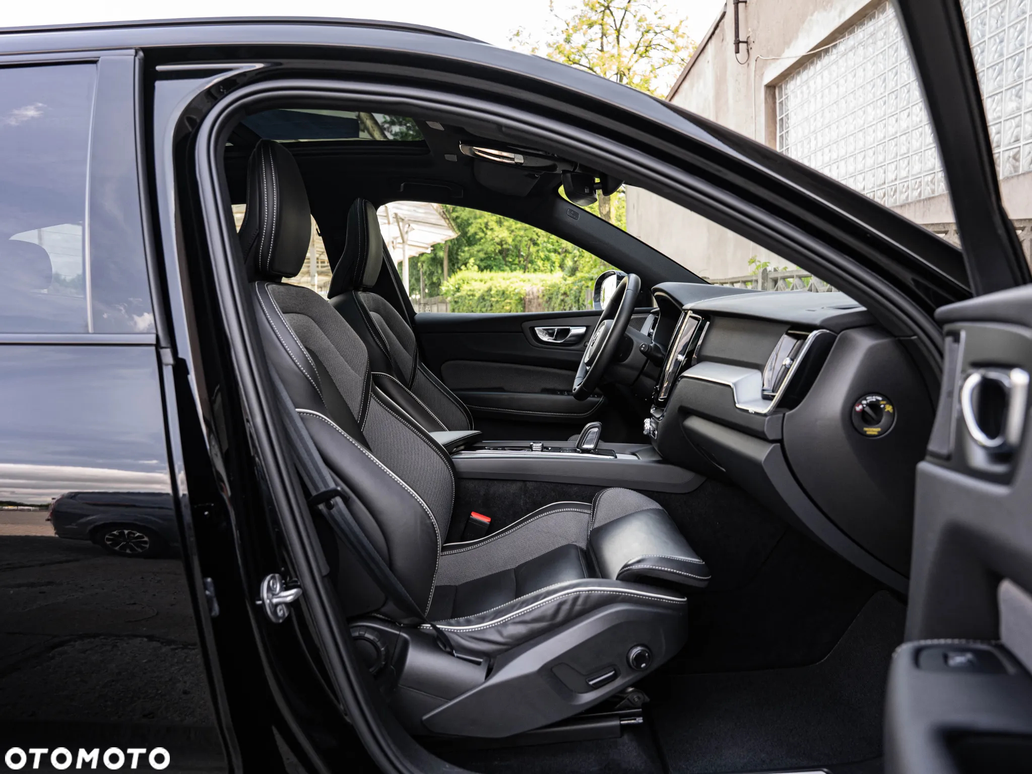 Volvo XC 60 B4 D Plus Bright - 25