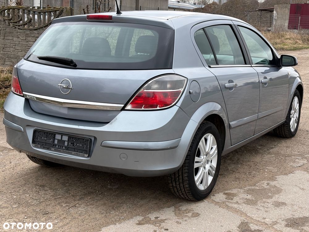 Opel Astra 1.6 Innovation 110 Jahre - 10