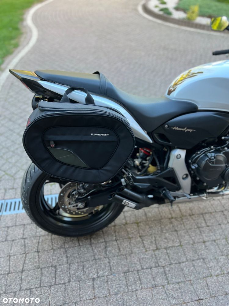 Honda Hornet - 24