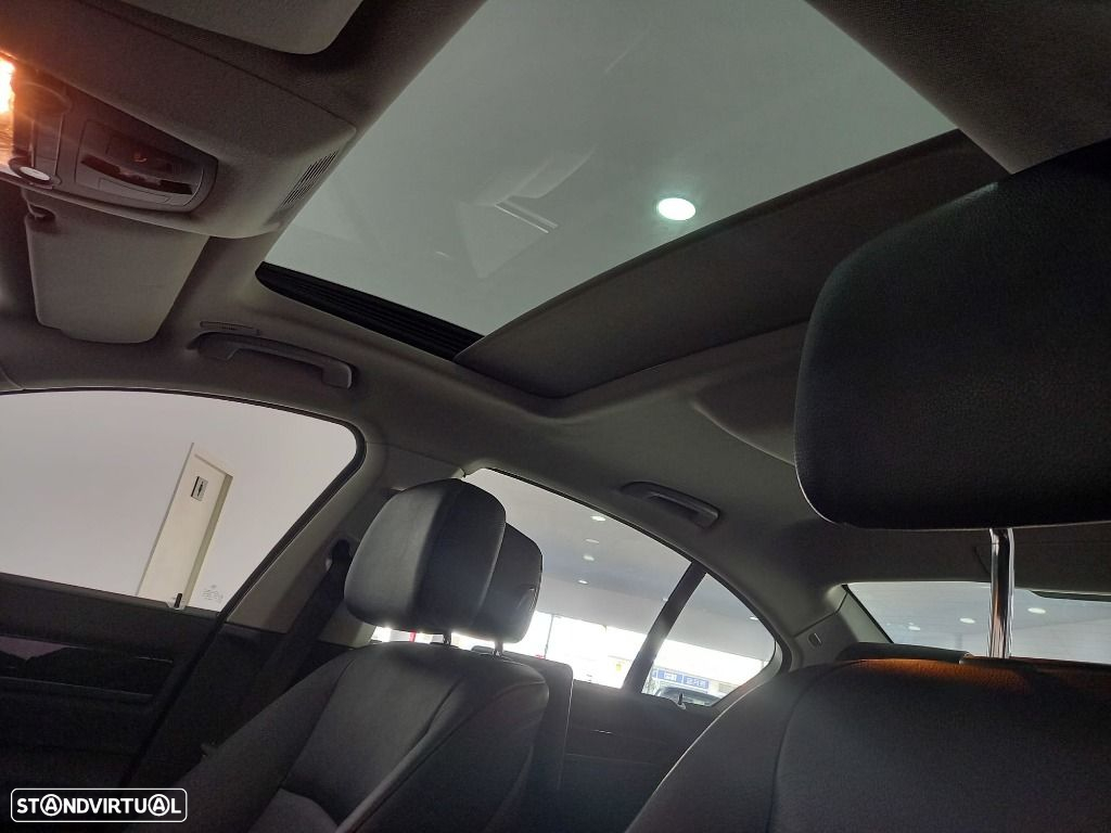 BMW 740 d xDrive - 24