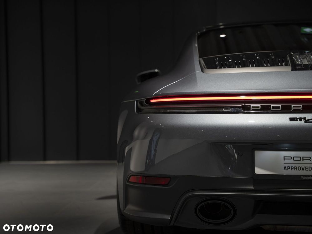 Porsche 911 Carrera PDK - 12