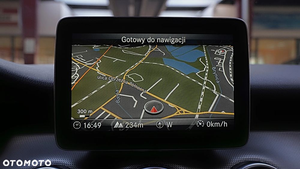 Mercedes-Benz GLA 200 7G-DCT - 26