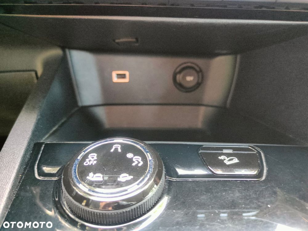 Peugeot 3008 1.6 HDi Active - 27