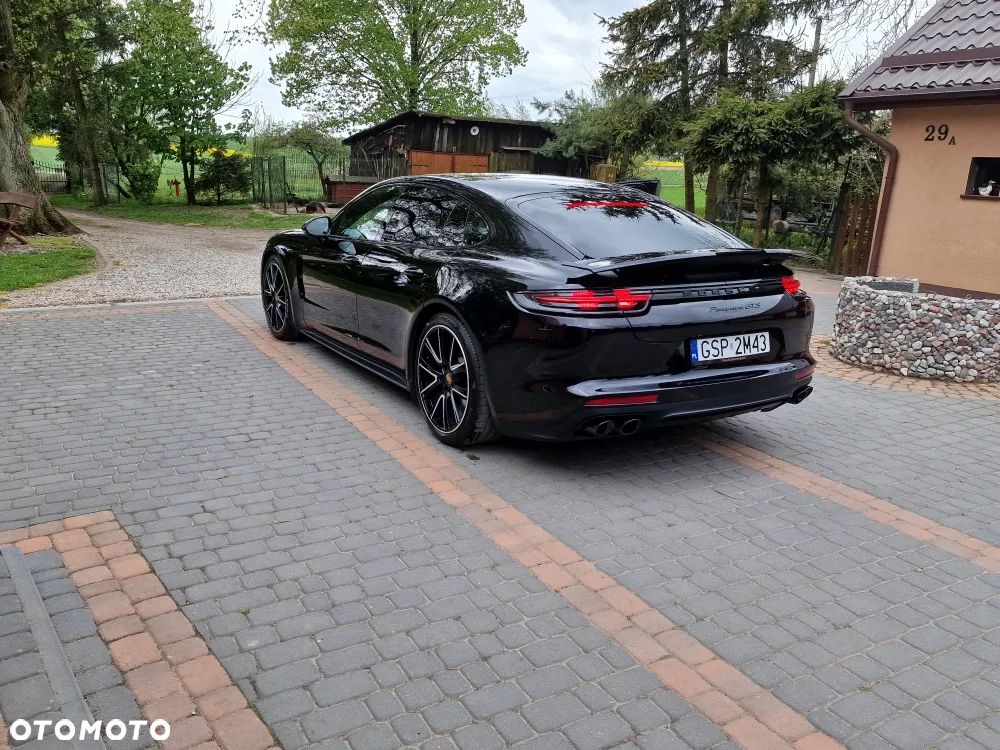Porsche Panamera - 22