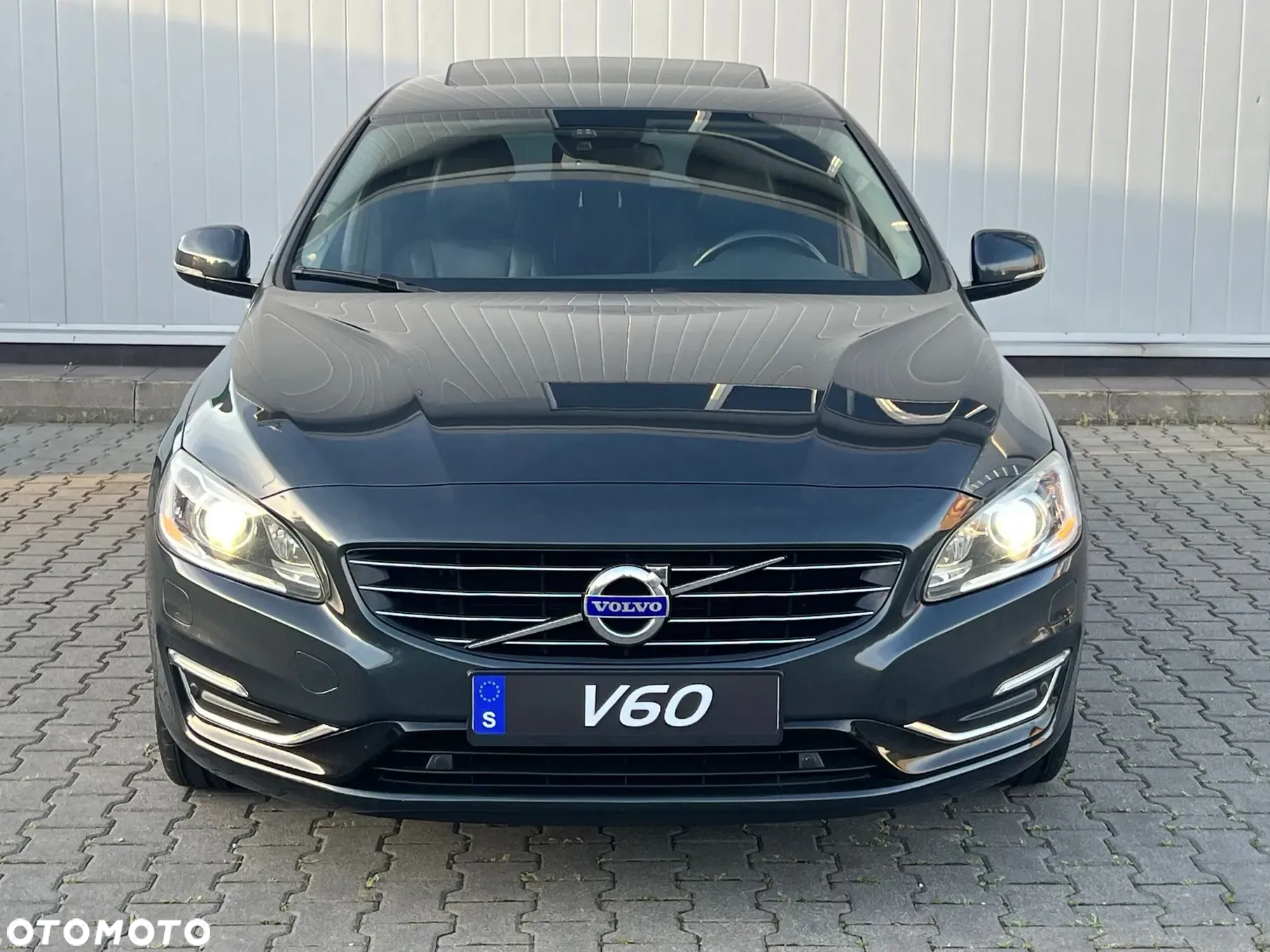 Volvo V60 D6 AWD Plug-in Hybrid Summum - 7