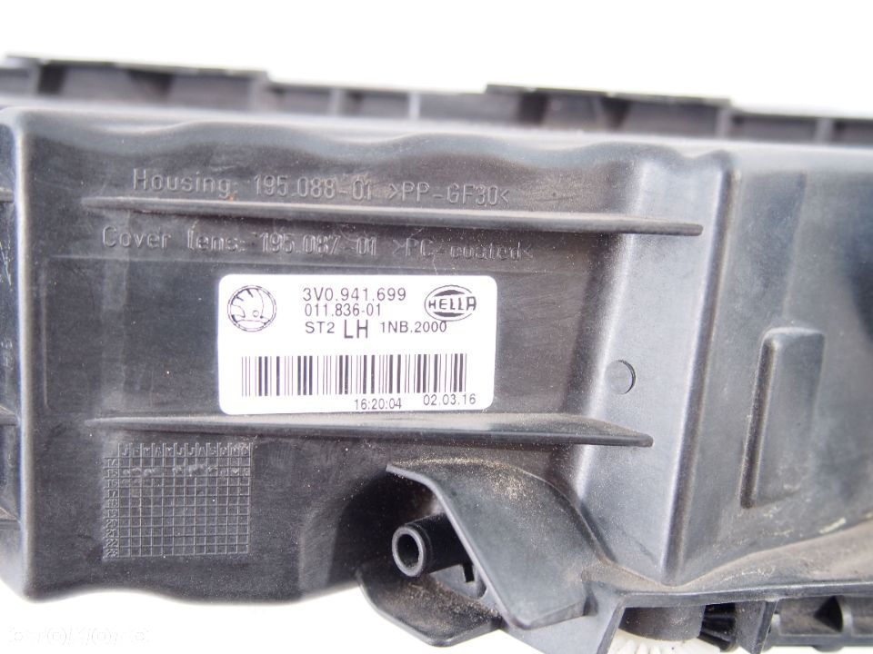 Skoda Superb 3 III 15r Halogen lewa 2015r - 4