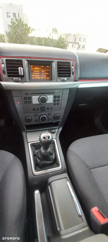Opel Vectra 1.6 Essentia - 13